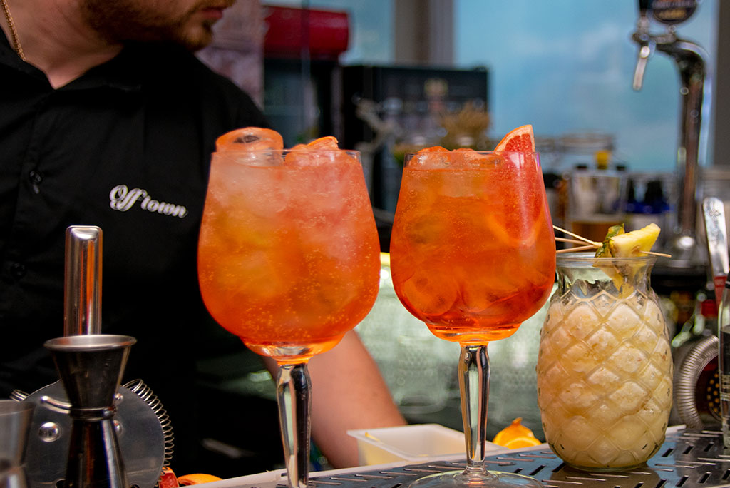 Off-Town-Cocktail-&-Sushi-Bar-Live-Deep-Pyrgi-Corfu-